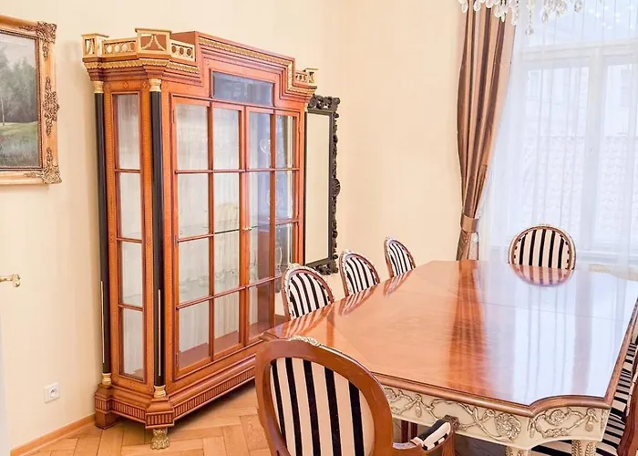 Monarch Casa Xxl 137m2 براغ
